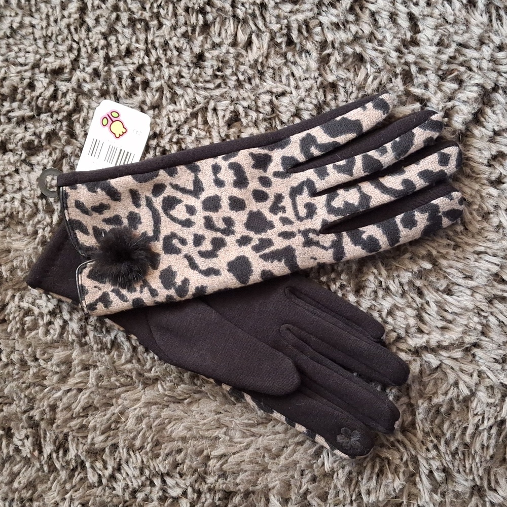 NWT Cheetah Print Gloves - Picture 1 of 6